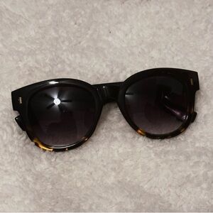 Laundry By Shelli Segal Black and Brown Sunglasses